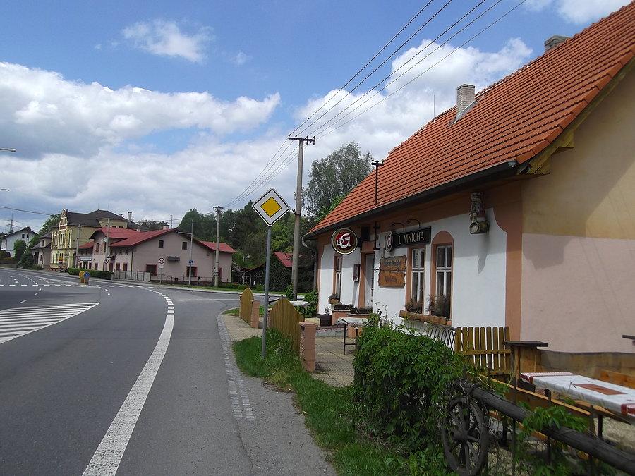 Skręcam w prawo i jadę przez Dětmarovice