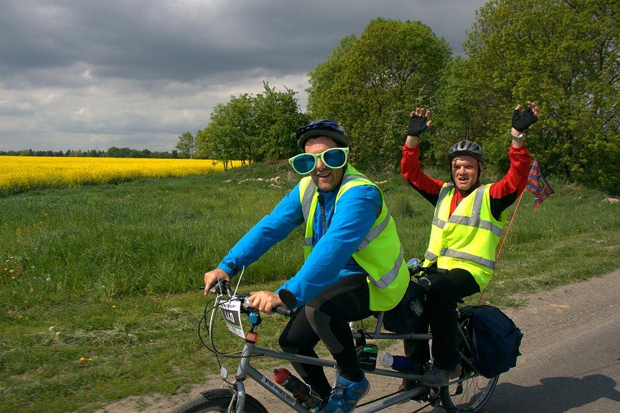 Daniel i Arek na trasie maratonu