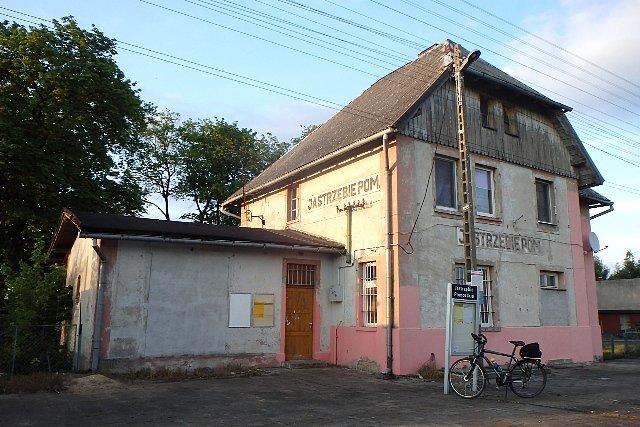 Budynek stacji kolejowej w Jastrzębiu Pomorskim