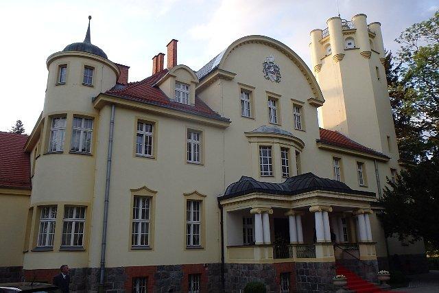 Modernistyczny pałac w Jastrzębiu Pomorskim