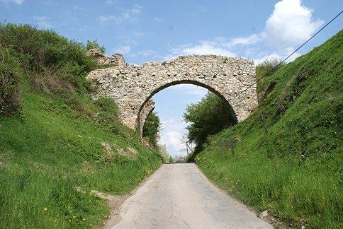 Niczym łuk triumfalny