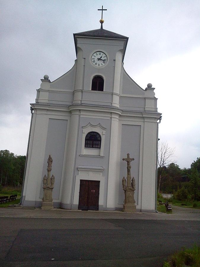 Krzywy kościół w dawnej Karwinie