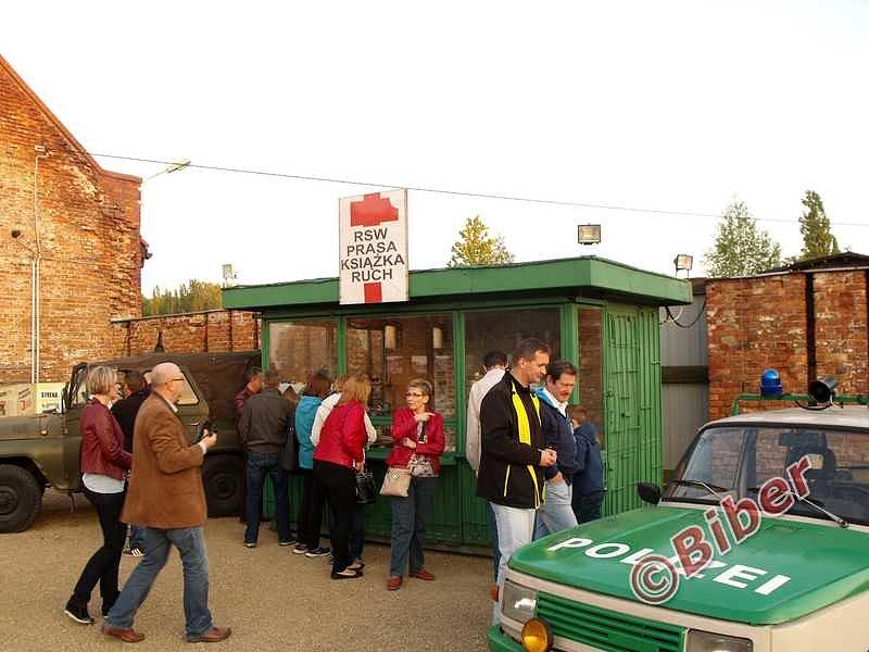 Kolejka do kiosku Ruchu