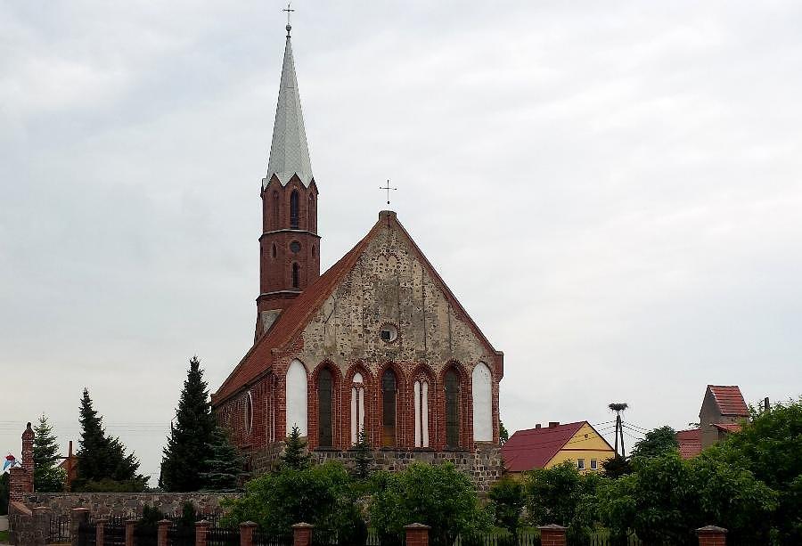 RADUŃ (niem.Radun) Kościół parafialny p.w. Matki Bożej Szkaplerznej z XIII/XIV w