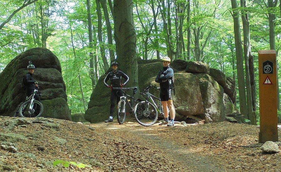 Singltrek pod Smrkem - czarny szlak za Hubertką