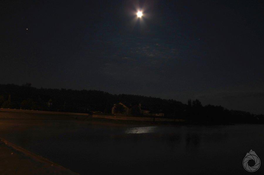 Brody Iłżeckie nocą