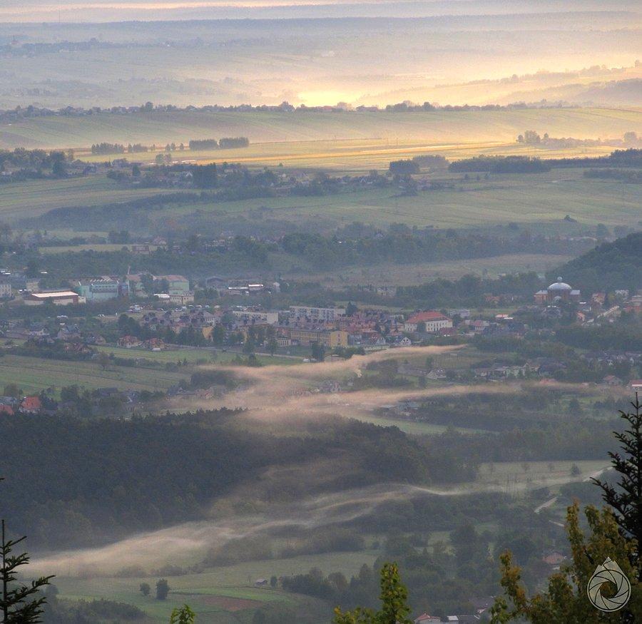 Poranne mgły w dolinach