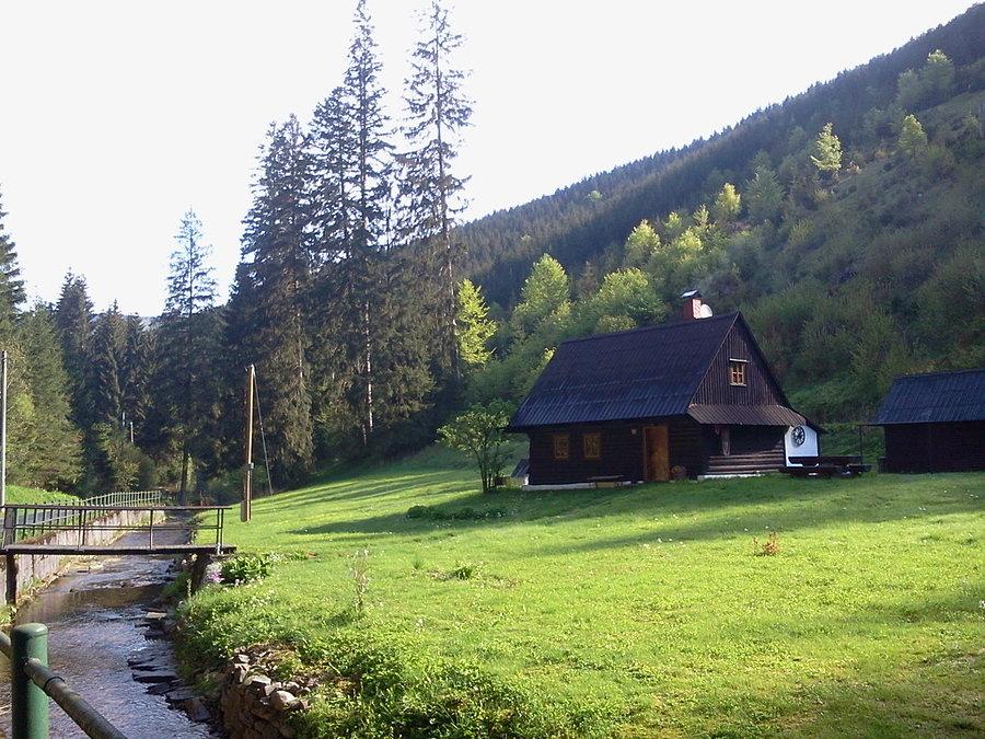 Urocza dolinka Skalka