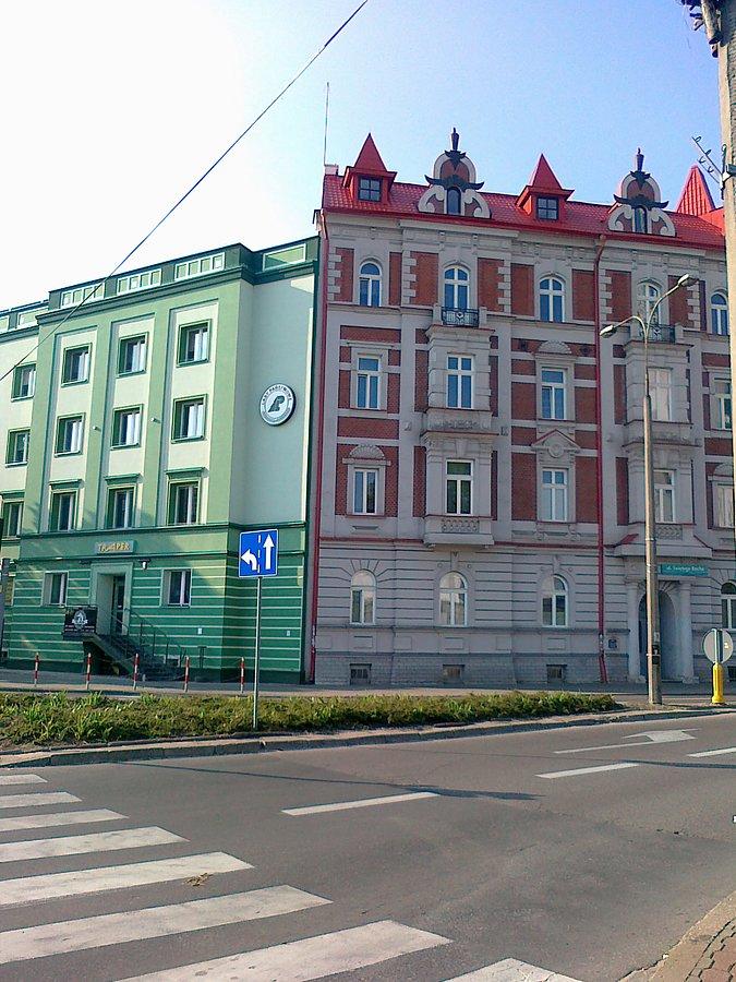 Odrestaurowane kamieniczki