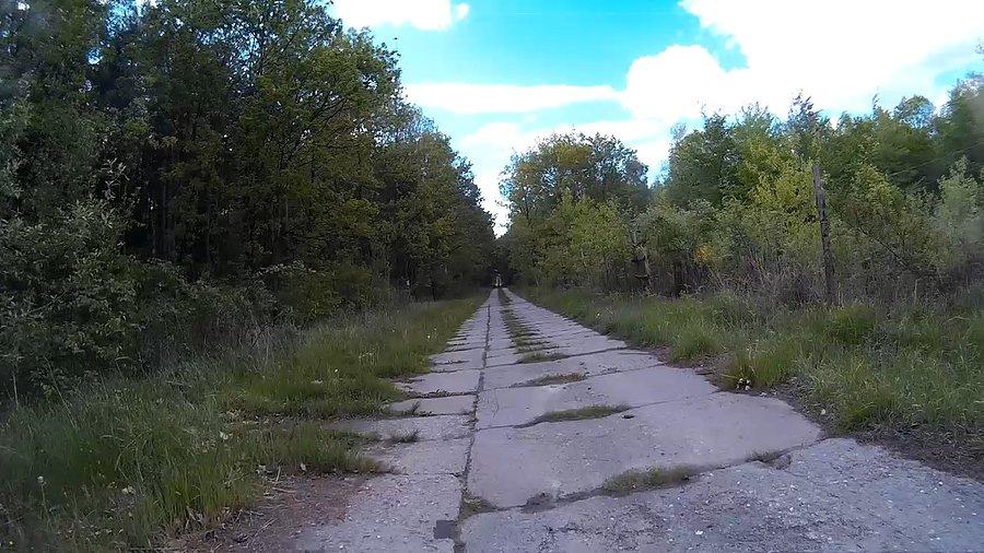 Krótki podjazd po płytach