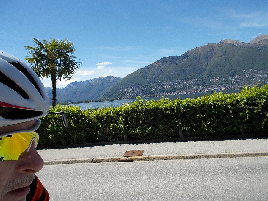 Lago Maggiore trasą z Locarno (Schweiz) do Luino (Italien)