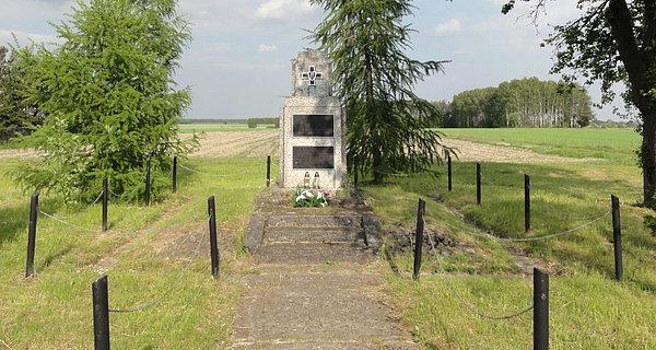 W styczniu 1943 roku Kaliłów został spacyfikowany za pomoc jeńcom radzieckim i walkę z hitlerowskim okupantem - zabito 23 mieszkańcow