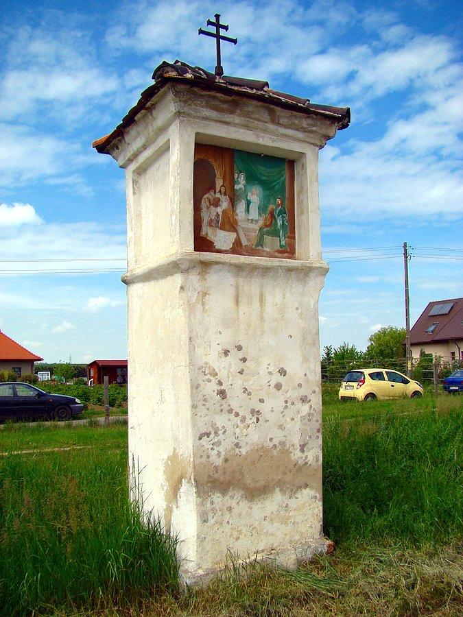 Kapliczka przed wjazdem do Przedmościa