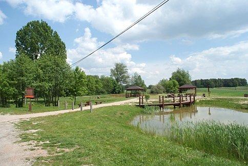Nowa, zagospodarowana przetrzeń rekreacyjna w Węgrzynowicach koło Budziszewic
