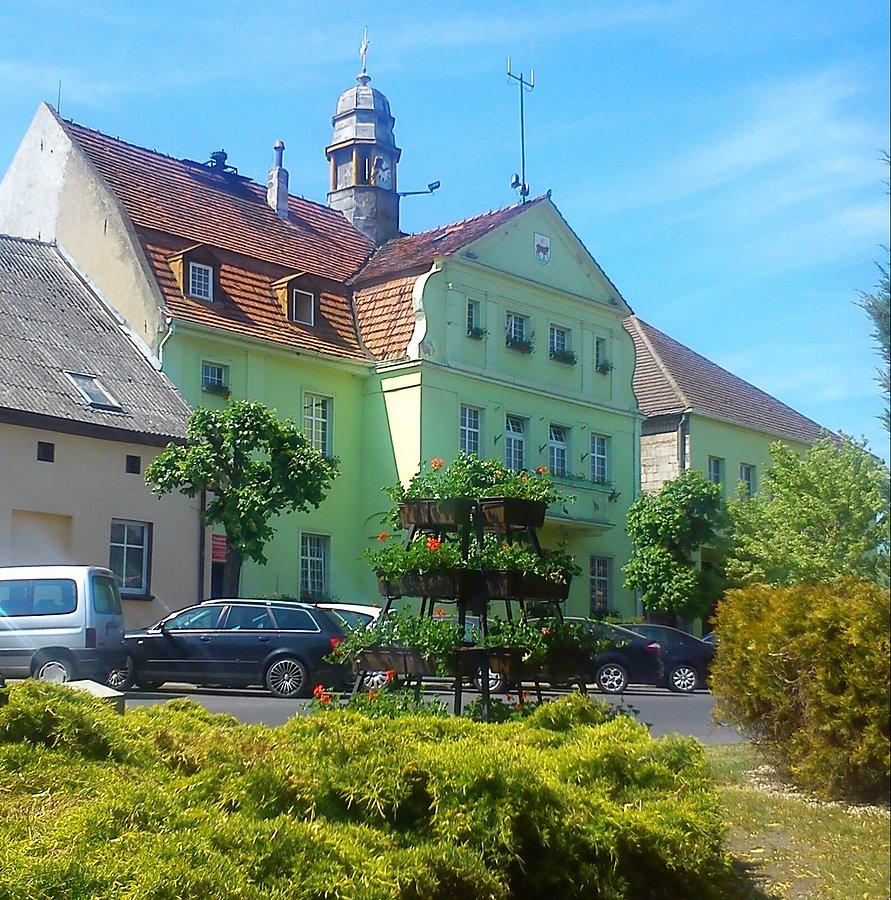 Wielichowo , na rynku/skwerku