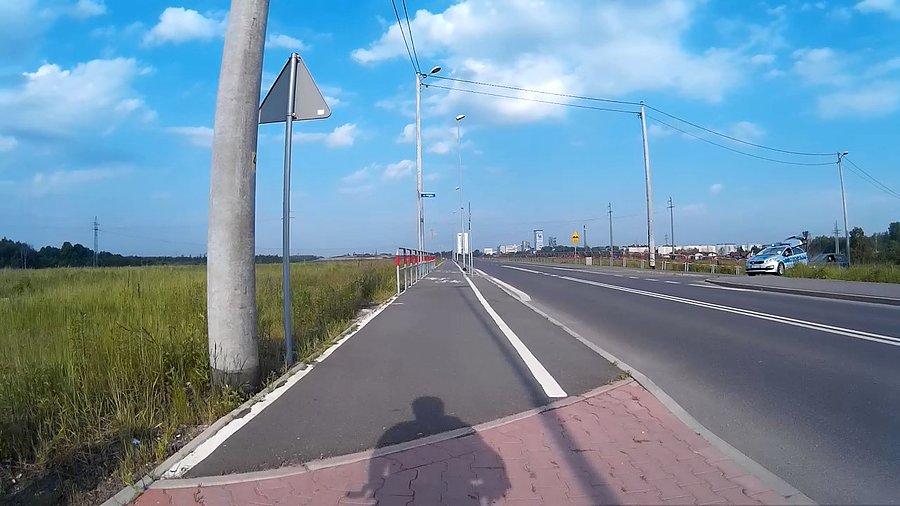 Policja na Bielszowickiej, więc grzecznie na rowerówkę trzeba było wjechać