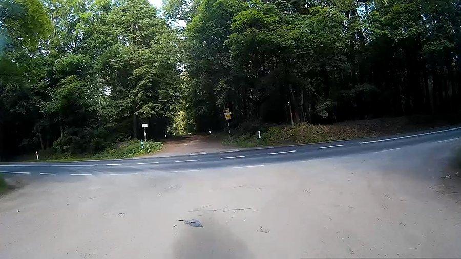 Przekraczając ul Chudowską