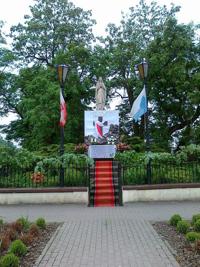 Ołtarz uliczny w Borzęcinie przypomina jakie dziś święto