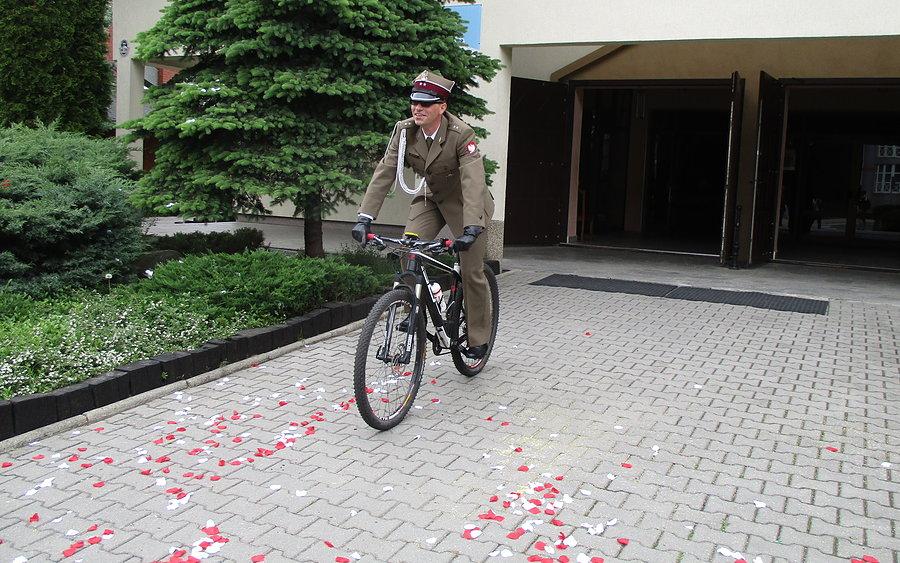 Pan Młody znalazł cenną chwilę na przejażdżkę MTB :)