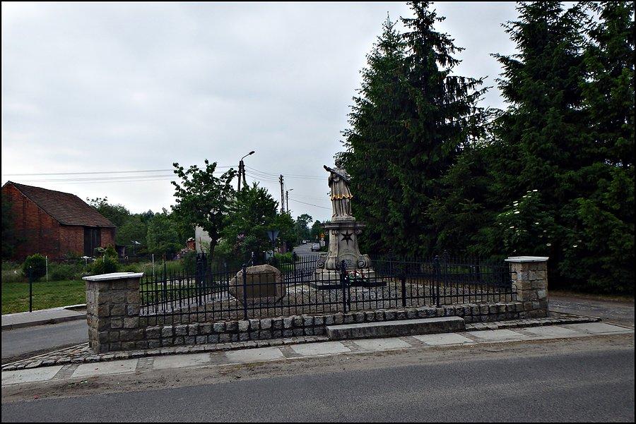 Nepomucen w Mrozowie