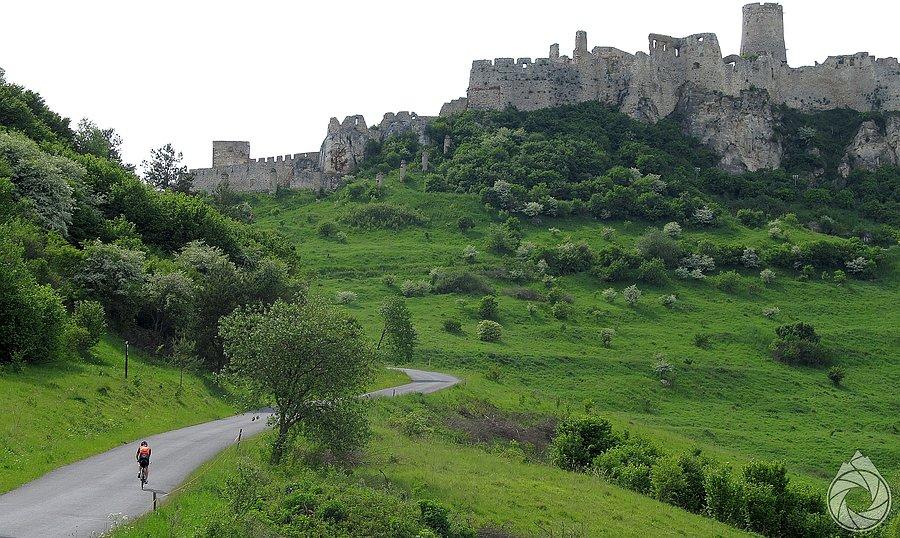 Podjazd pod hrad
