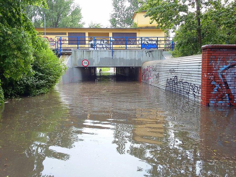 Zalany tunel przy PKP Raków w Częstochowie II