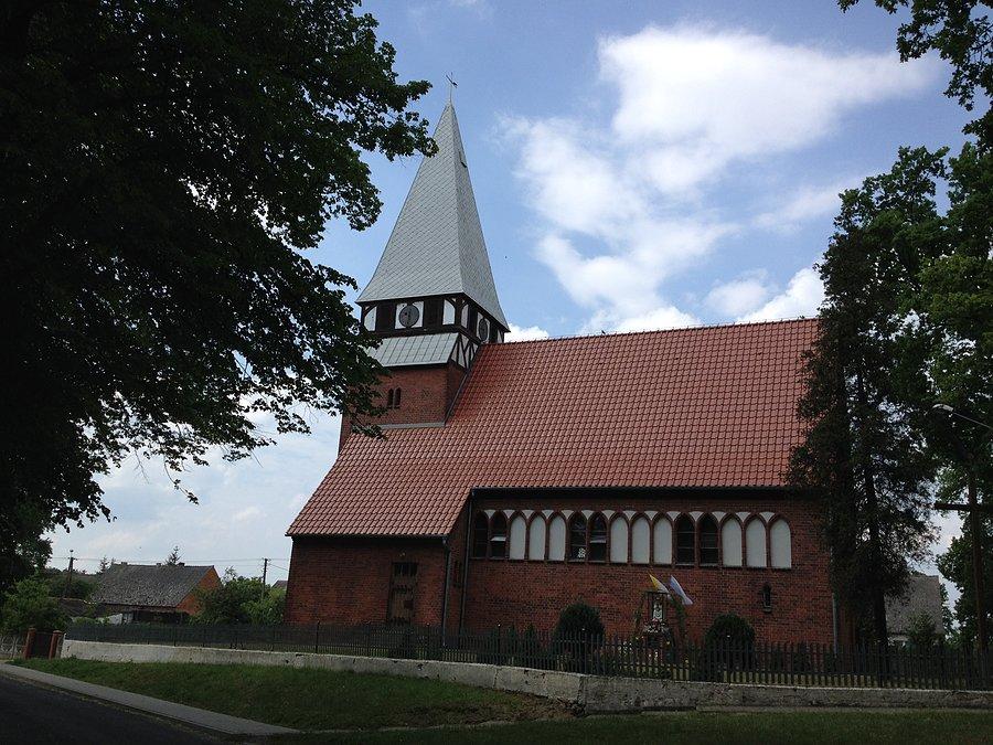 Nowa Wieś - neogotycki kościół pw. św. Apostołów Piotra i Pawła z 1908 r