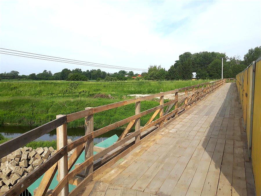 Tymczasowy mostek nad Jeziorką