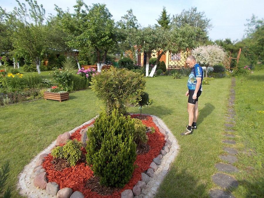 Marian przy kamiennym kręgu Dareckiego