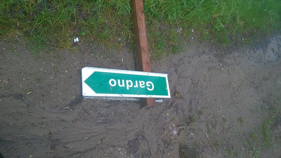 Przewróciło się niech leży
