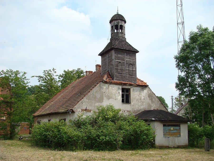 Bydynek gospodarczy - dawna oficyna z charakterystyczna wieżyczką - w majątku w Starej Rzece, XIX w