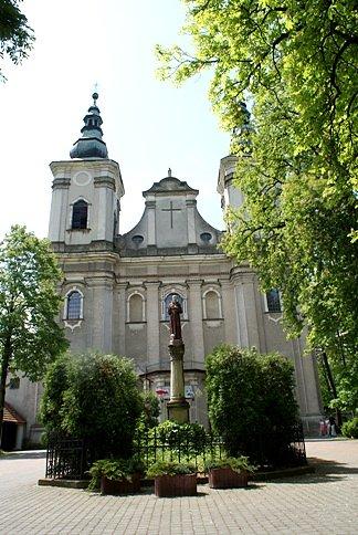 To także Sanktuarium Pana Jezusa Cierniem Ukoronowanego, Miłosiernego i Krwi Zbawiciela - ufff, skomplikowane