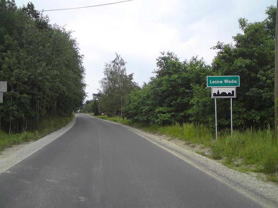 Wjazd do Leśnej Wody od strony Bystrzycy