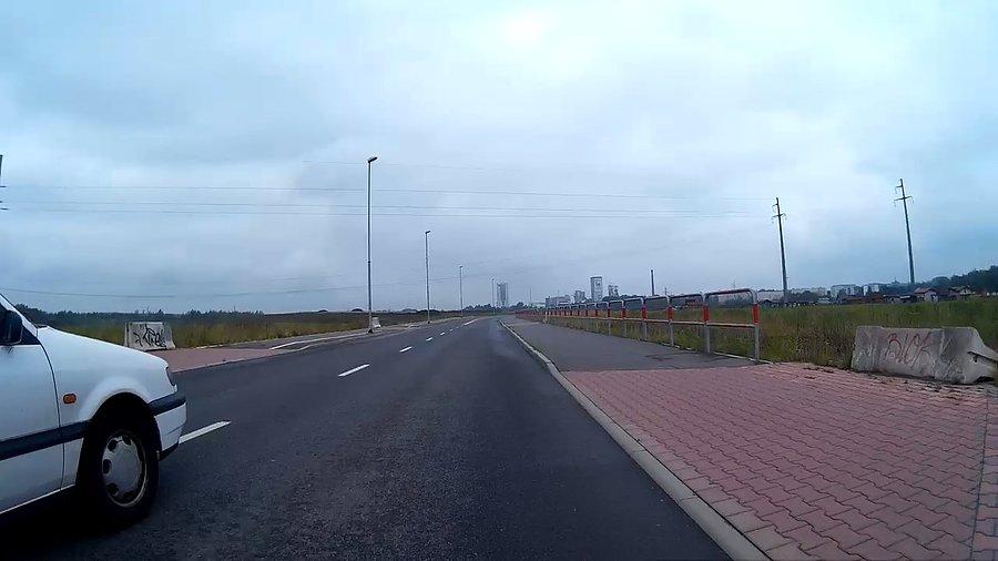 Bielszowicka - dureń w starym passacie dość kawałek jechał równolegle do mnie
