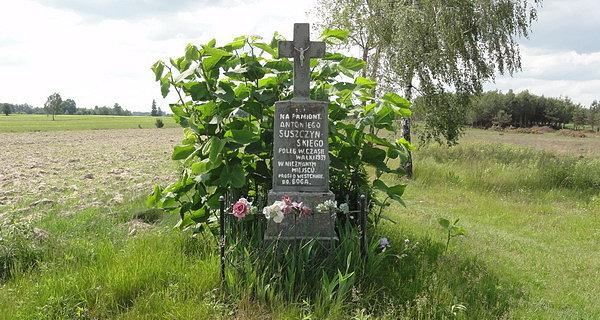 "Na pamiat Antoniego Suszczynskiego poleg w czasie walki 1939 w nieznanym miejscu"
