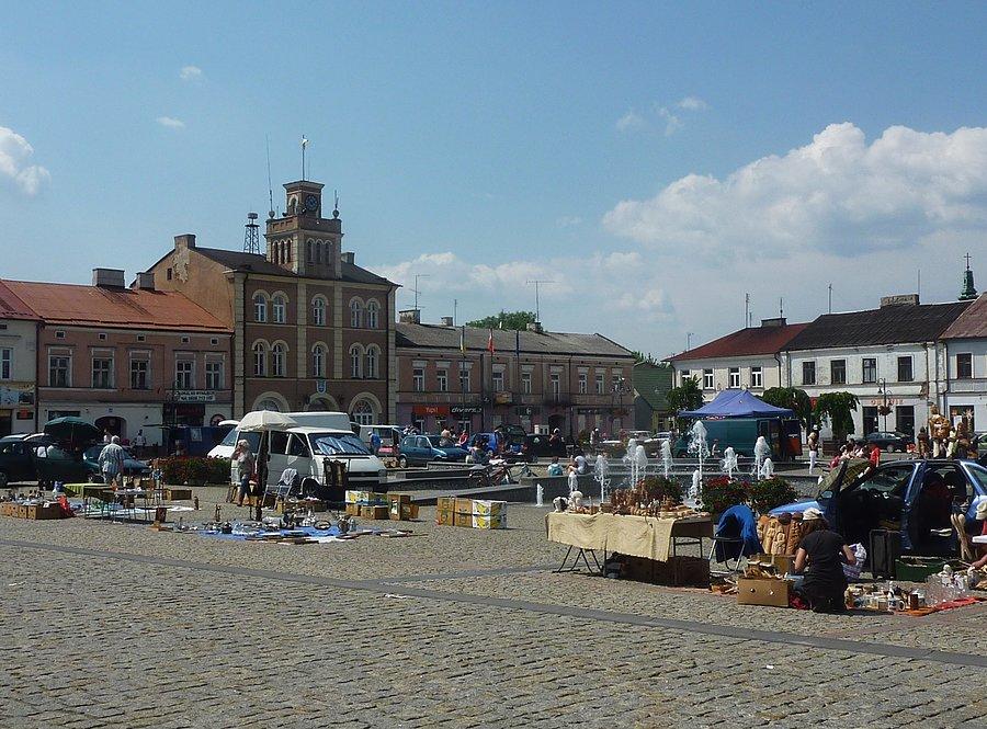 Dzień targowy na rynku w Skierniewicach