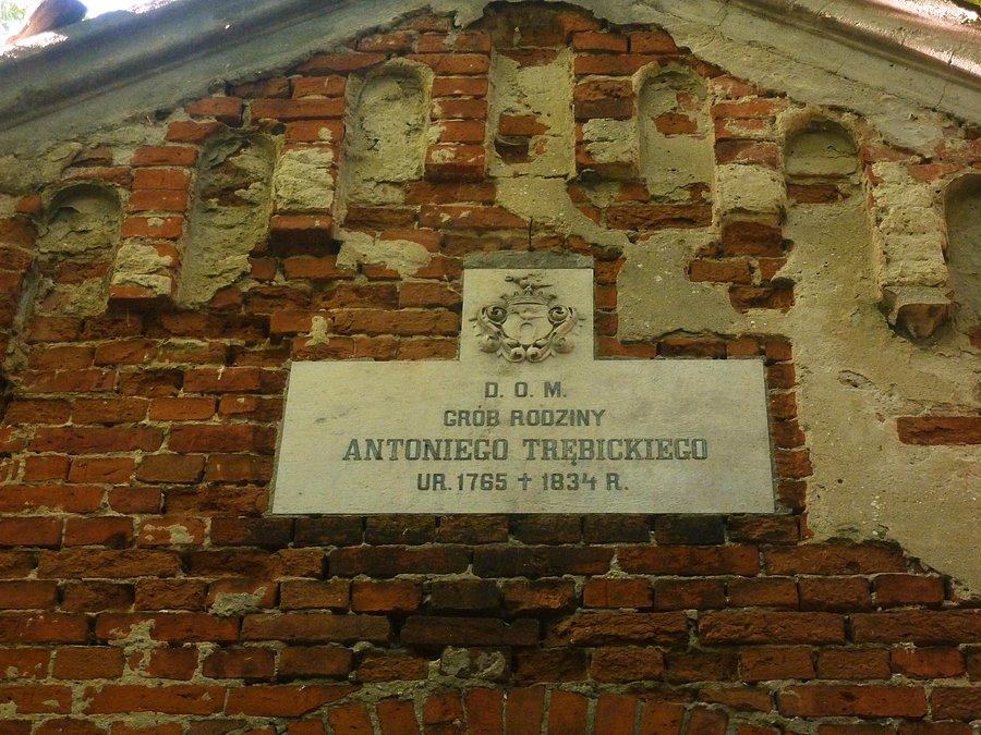 Antoni Trębicki (1765-1834) - poseł inflancki na Sejm Czteroletni, pisarz, działacz Kuźnicy Kołłątajowskiej, zwolennik i propagator nowoczesnych technik rolniczych, wolnomularz