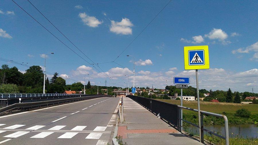 Koblov. Za mostem skręcam w prawo