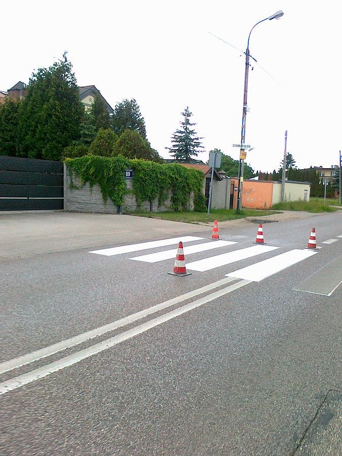 Na Grotach malują dzis pasy