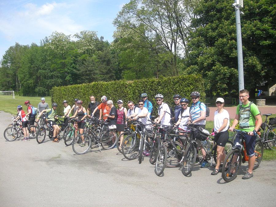 Grupa wyruszająca na trasę 50 km