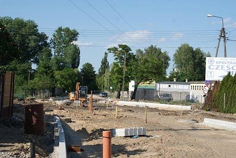 Krawężniki wystają ;), spieszcie się panowie budowniczy, spieszcie :)