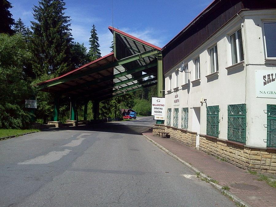 Azjatyccy emigranci ze mną przez granicę