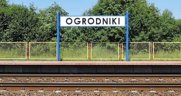 Stacja kolejowa Ogrodniki