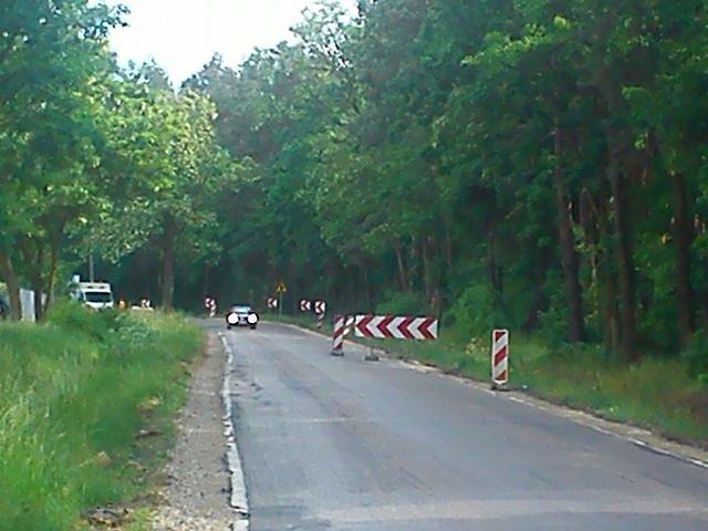 Krocząca modernizacja drogi 727 - naprawa nawierzchni na odcinku Nowy Prażmów- Zawodne
