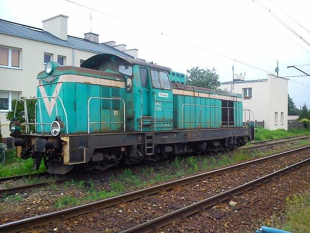 Lokomotywa SM42-23345 eksploatowana przez PPUH Kolinstal w malaturze typowej dla PKP