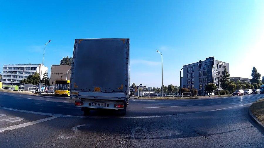 Na skrzyżowaniu przy Famurze
