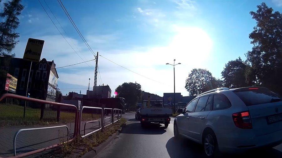 W ciągu może 2-3s zrobił się zacisk