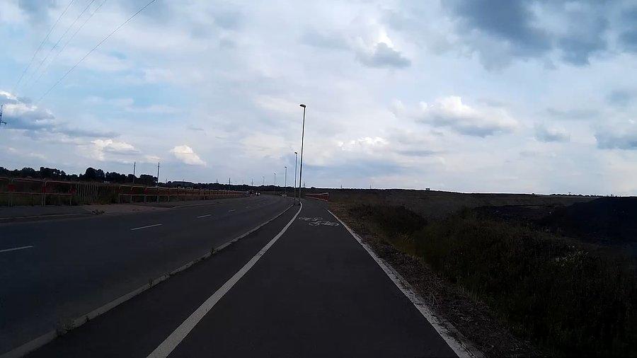 Nie podobają mi się chmury... niby jest jaśniej.... ale coś się zbliża