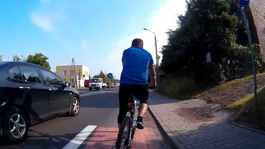 Manewr którego się nie spodziewałem - hamowanie i wjazd na chodnik