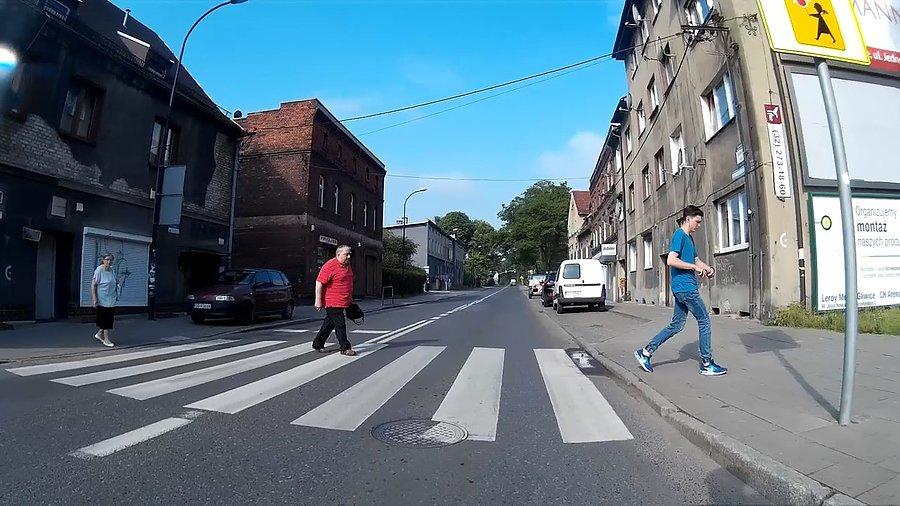 Piesi na przejściu